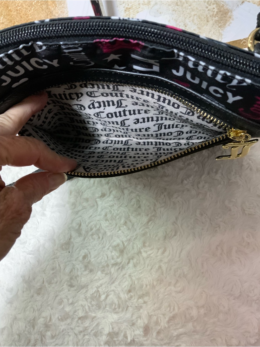 ⭐Juicy Couture Black and Pink Logo Print Crossbody Bag - Picture 4 of 5